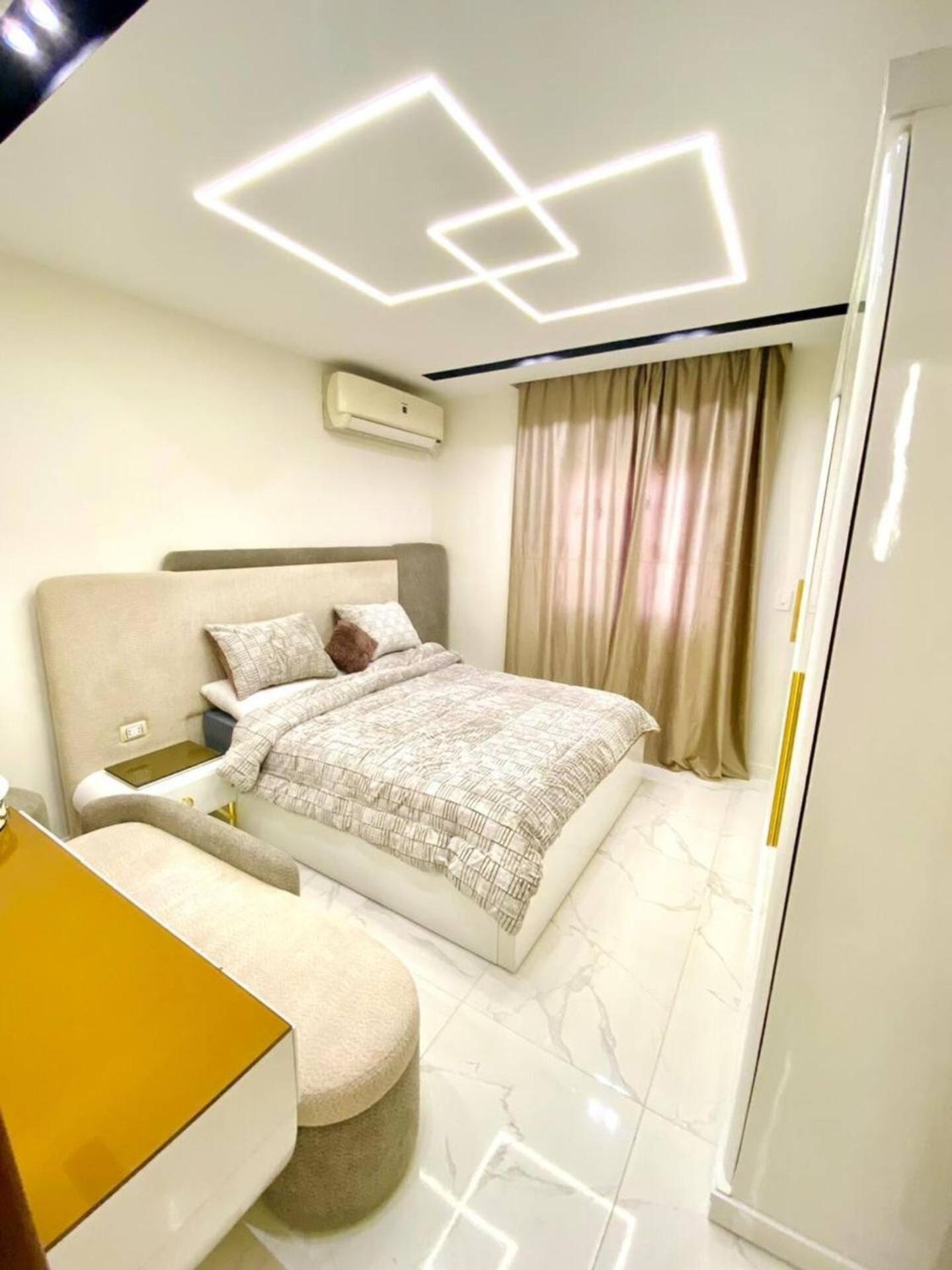 Apartamento All-new Cozy In Stars - فاخرة أمام سيتي ستارز *